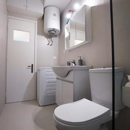 Sandra's House גאוביה
